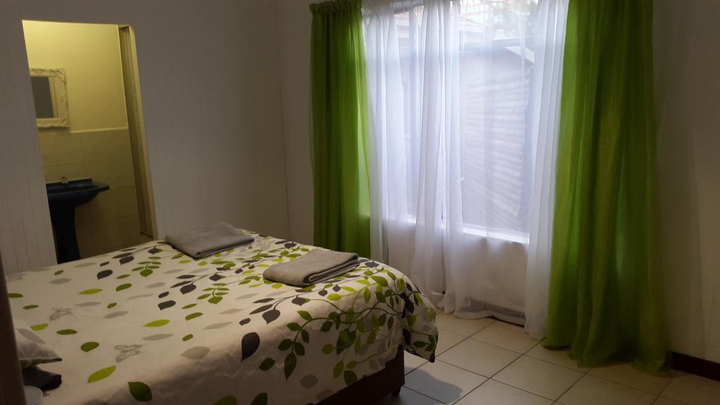 Hotel Kusha Two à Sabie Extérieur photo